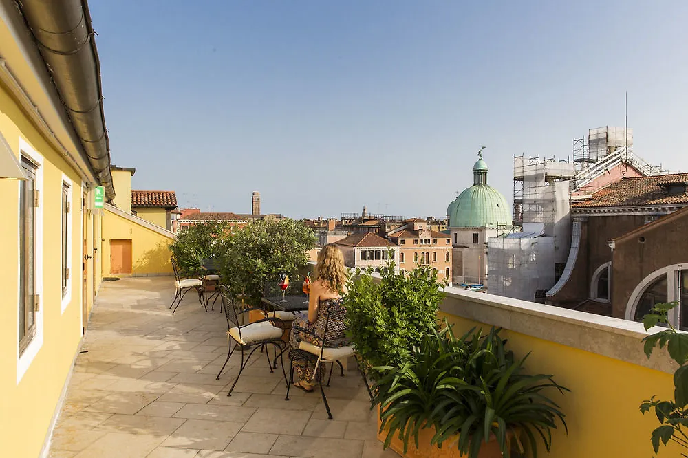 Nh Venezia Santa Lucia Hotel
