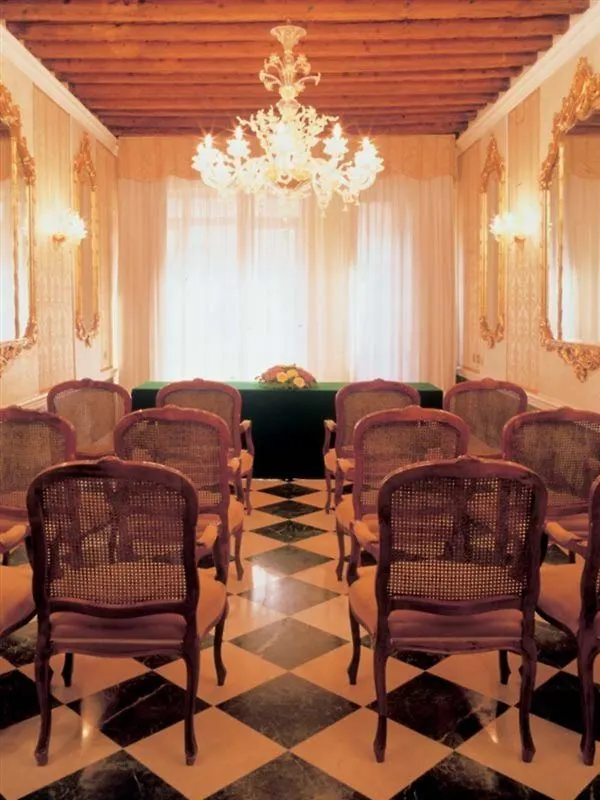 Nh Venezia Santa Lucia Hotel