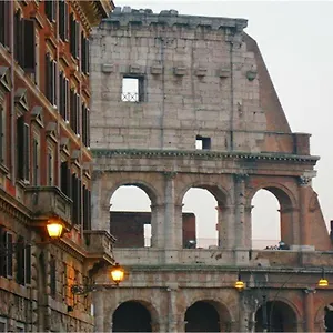 Colosseum Street , Roma Italia
