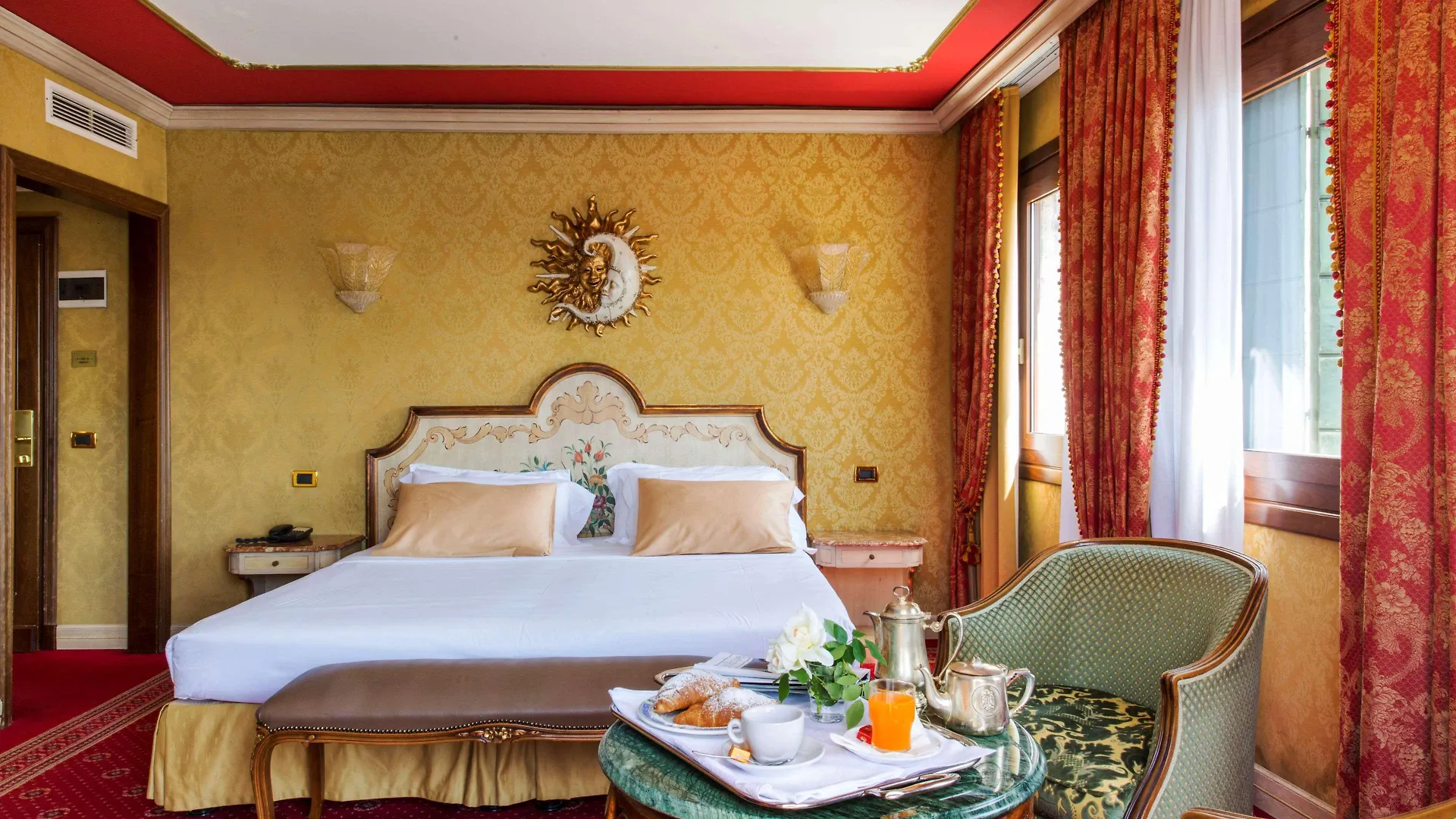 Nh Venezia Santa Lucia Hotel