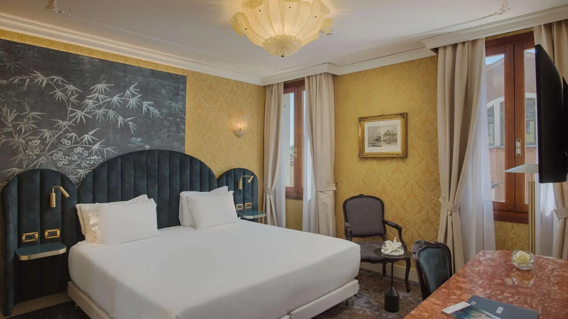 Nh Venezia Santa Lucia Hotel Venetië