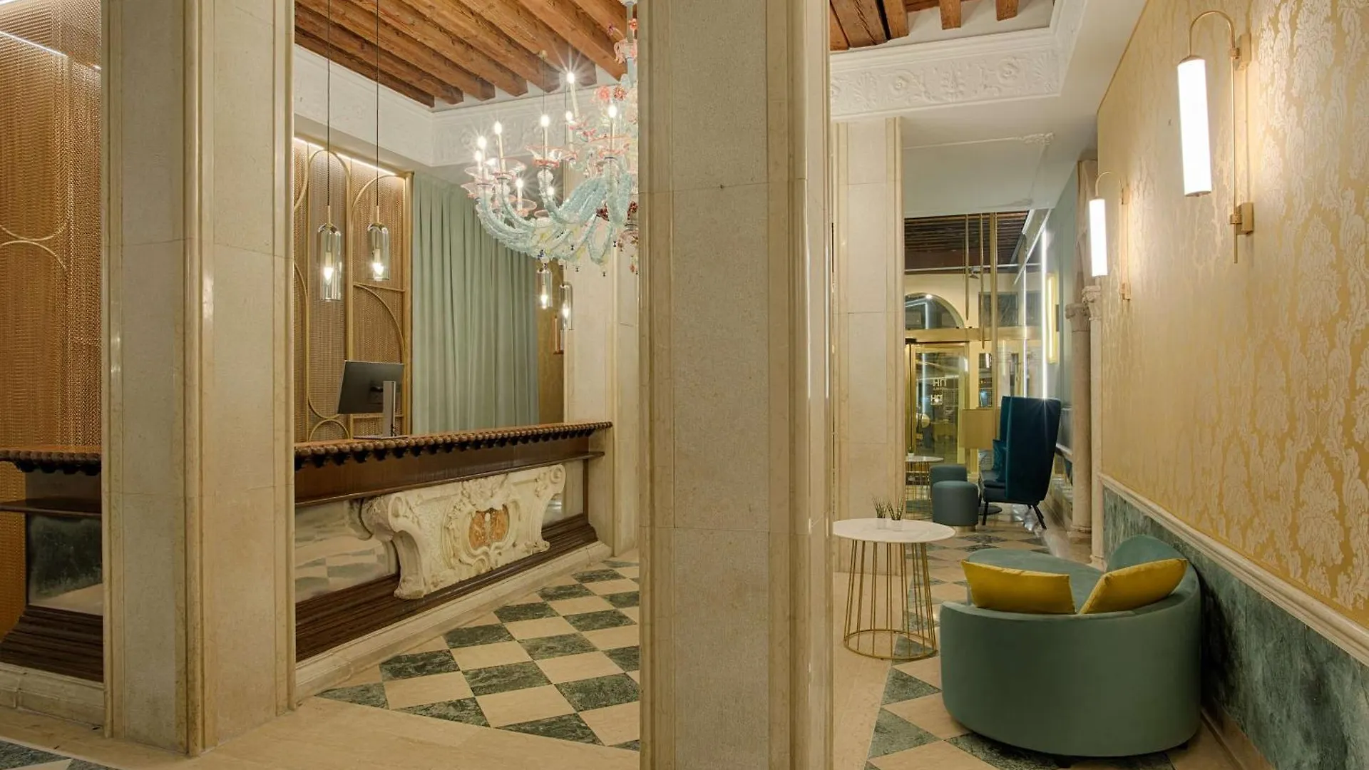Nh Venezia Santa Lucia Hotel
