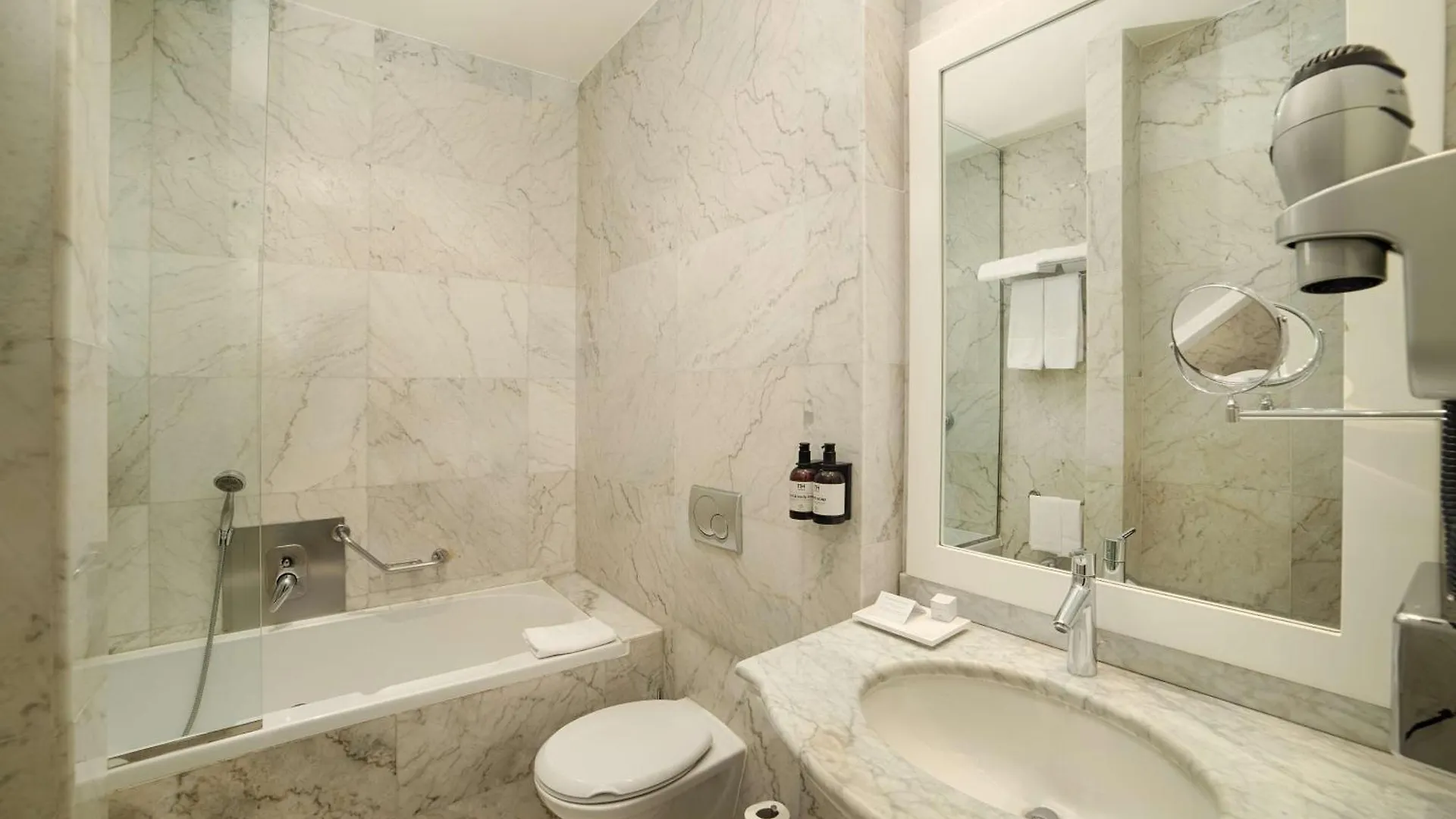 Nh Venezia Santa Lucia Hotel Italië