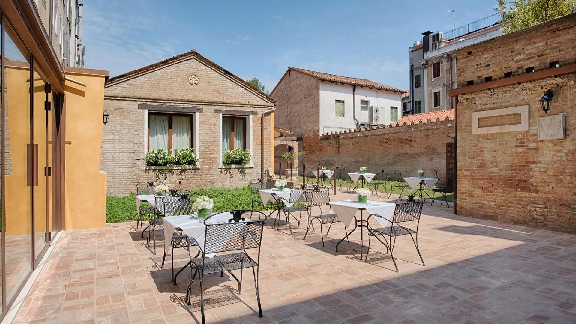 Nh Venezia Santa Lucia Hotel 4*, Venedig