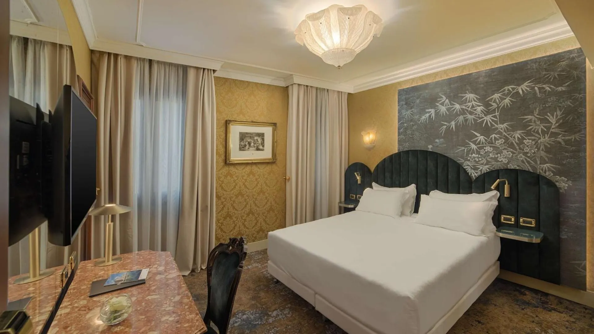 Nh Venezia Santa Lucia Hotel