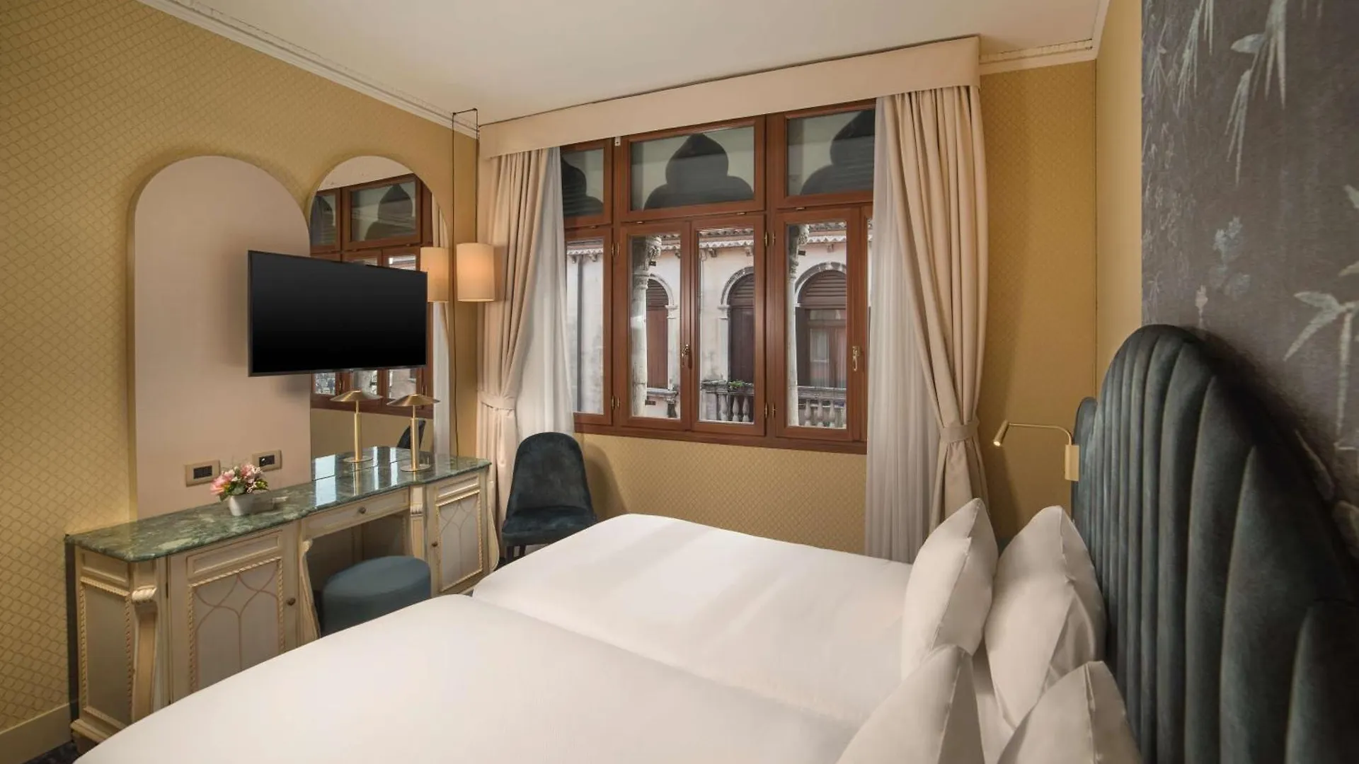 Nh Venezia Santa Lucia Hotel  Venedig