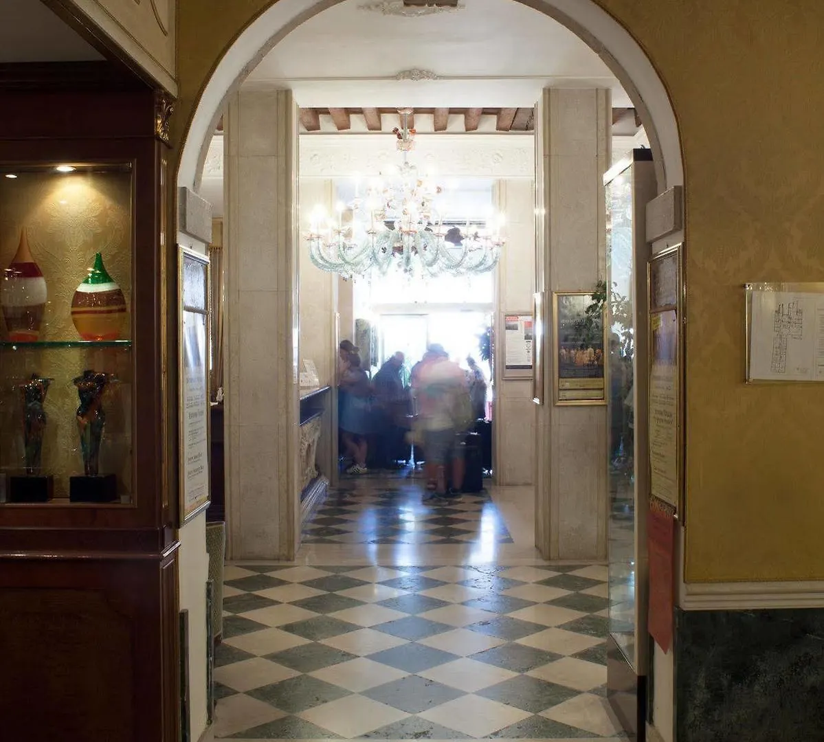 Hotel Nh Venezia Santa Lucia Benátky