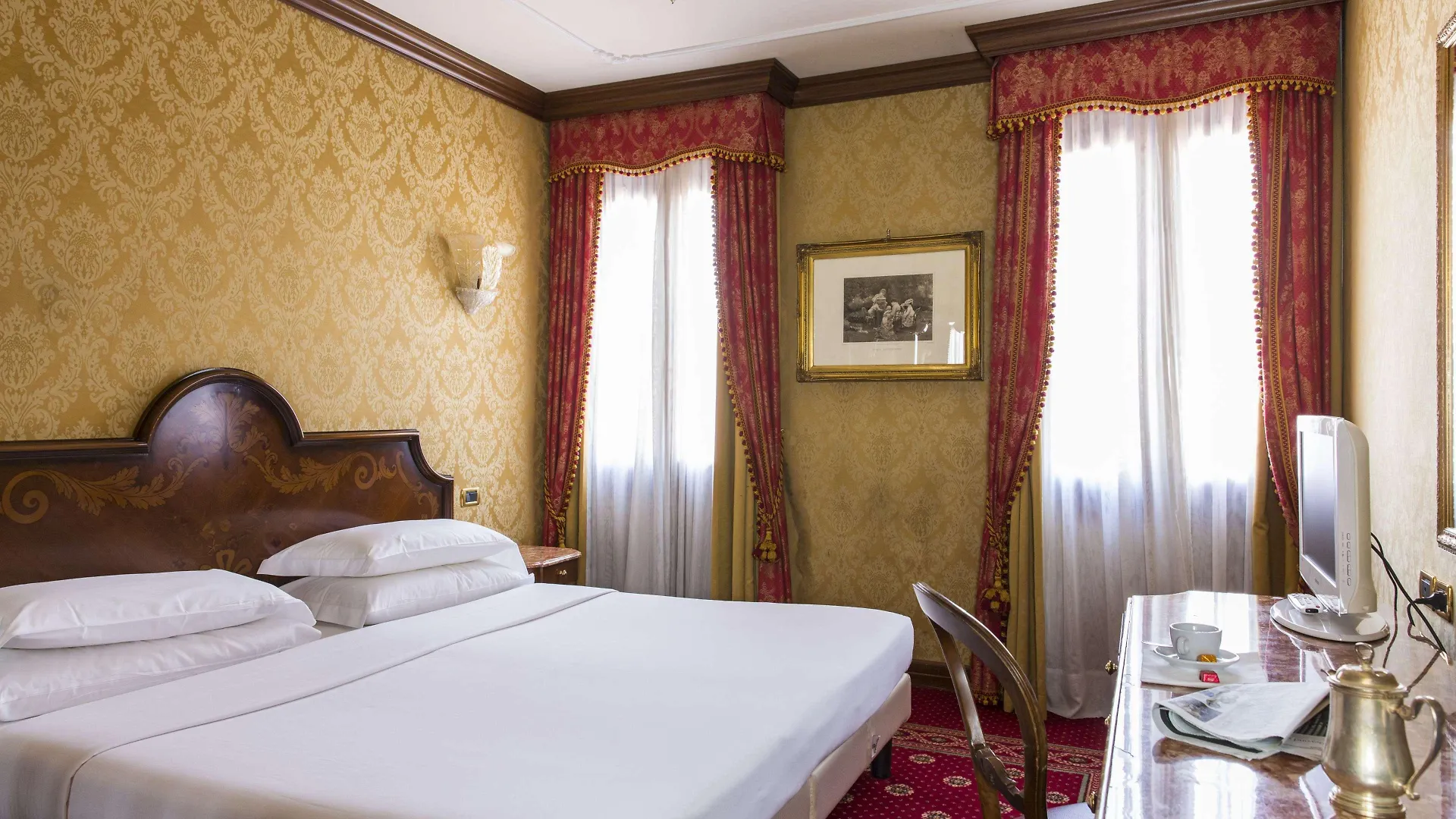 Nh Venezia Santa Lucia Otel