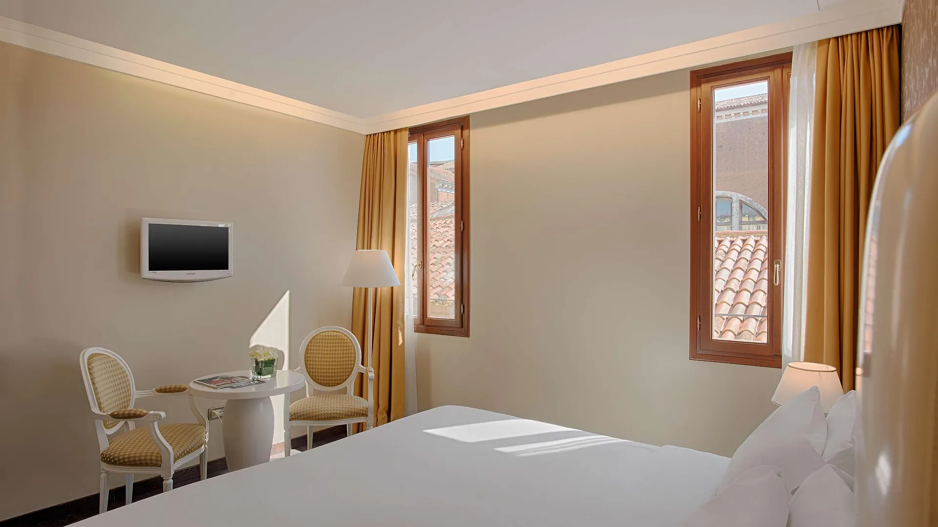 ****  Nh Venezia Santa Lucia Otel İtalya