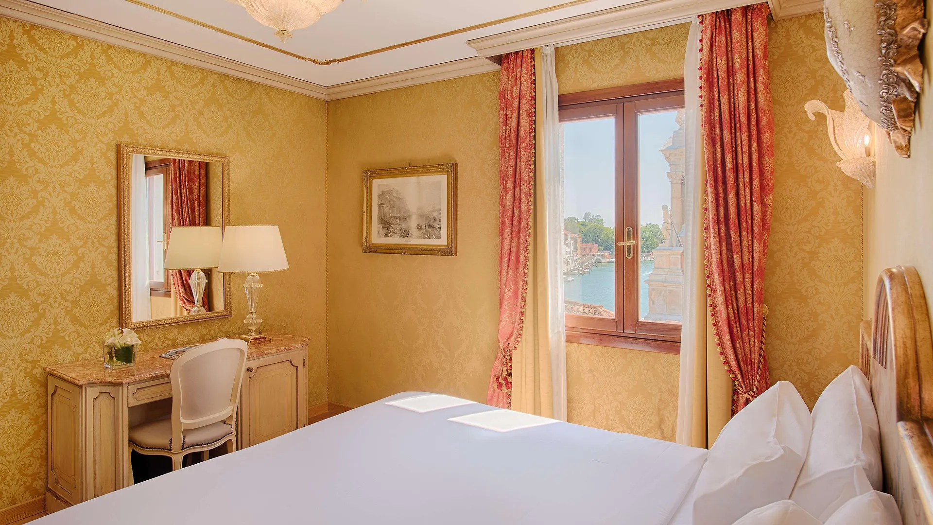 Nh Venezia Santa Lucia Otel İtalya