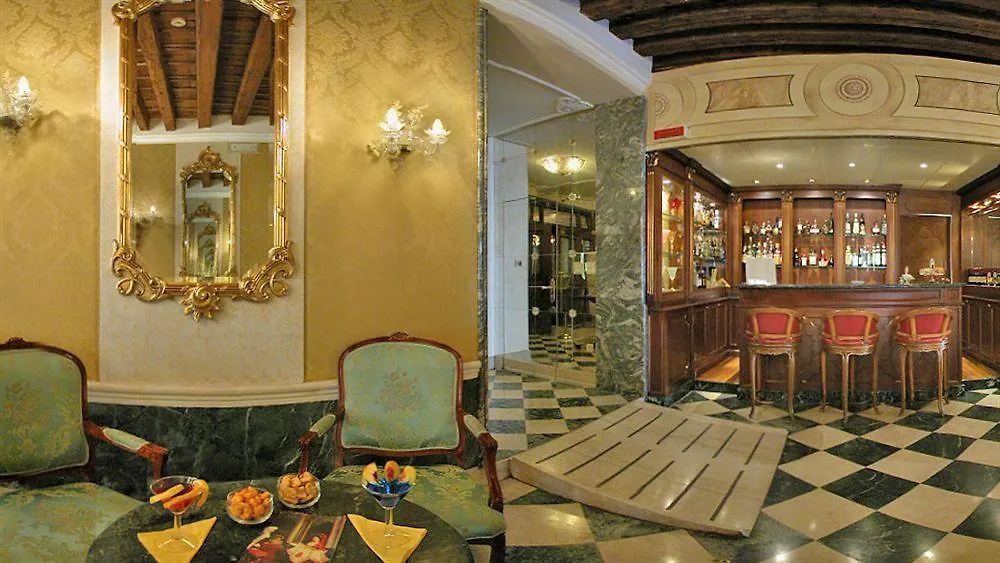 Nh Venezia Santa Lucia Otel 4*, Venedik İtalya