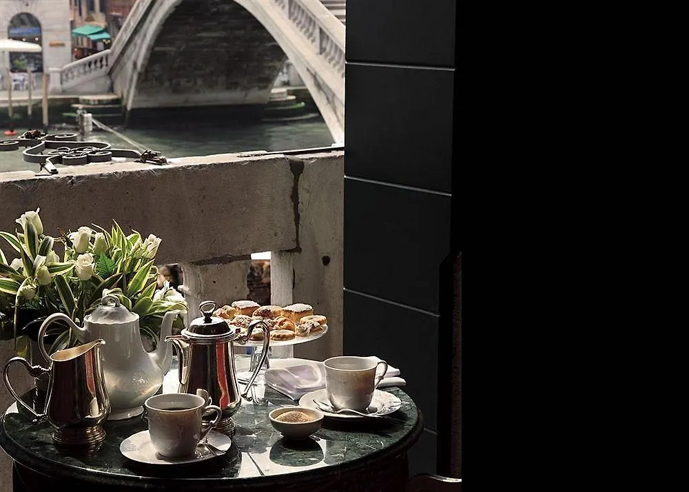 Nh Venezia Santa Lucia Otel