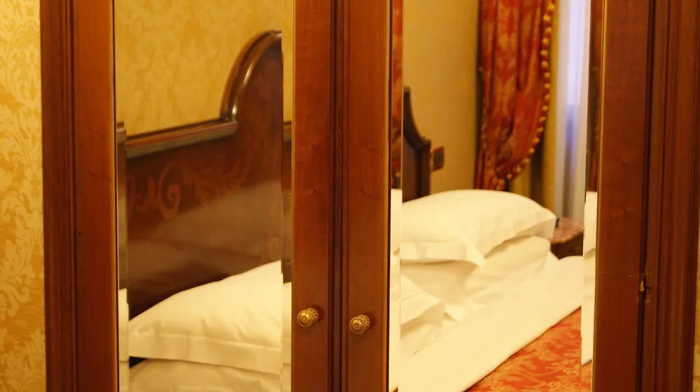 Nh Venezia Santa Lucia Otel İtalya