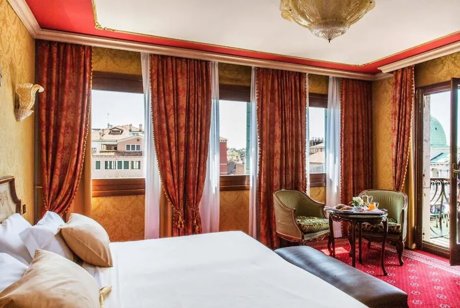 Nh Venezia Santa Lucia Otel