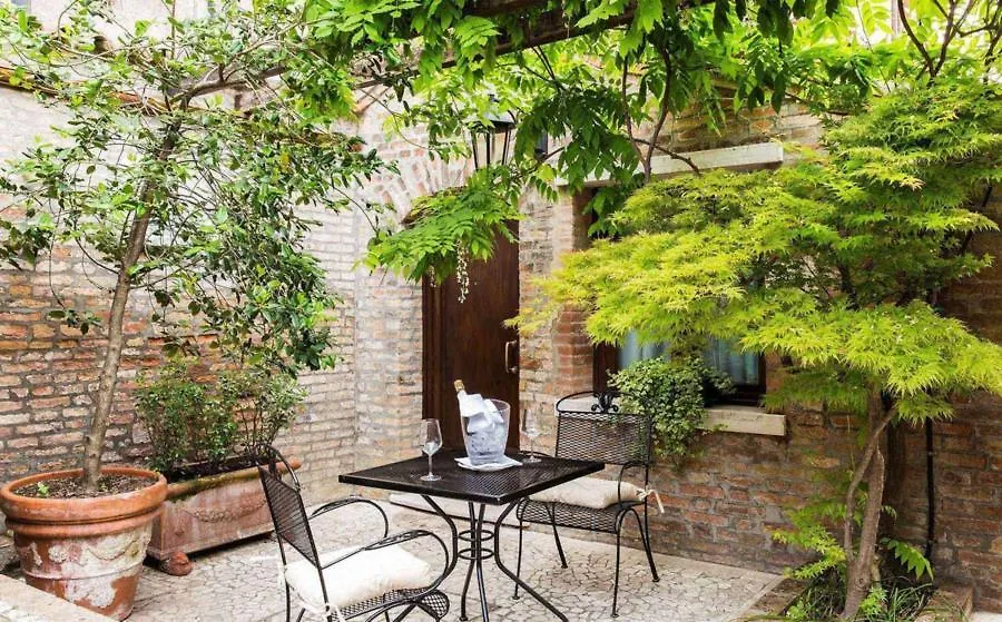 Nh Venezia Santa Lucia Otel İtalya